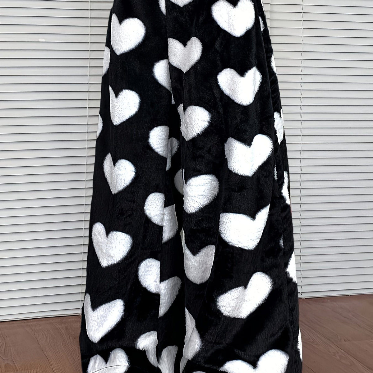 Pantalon large à carreaux en maille peluche — Amielle Paris