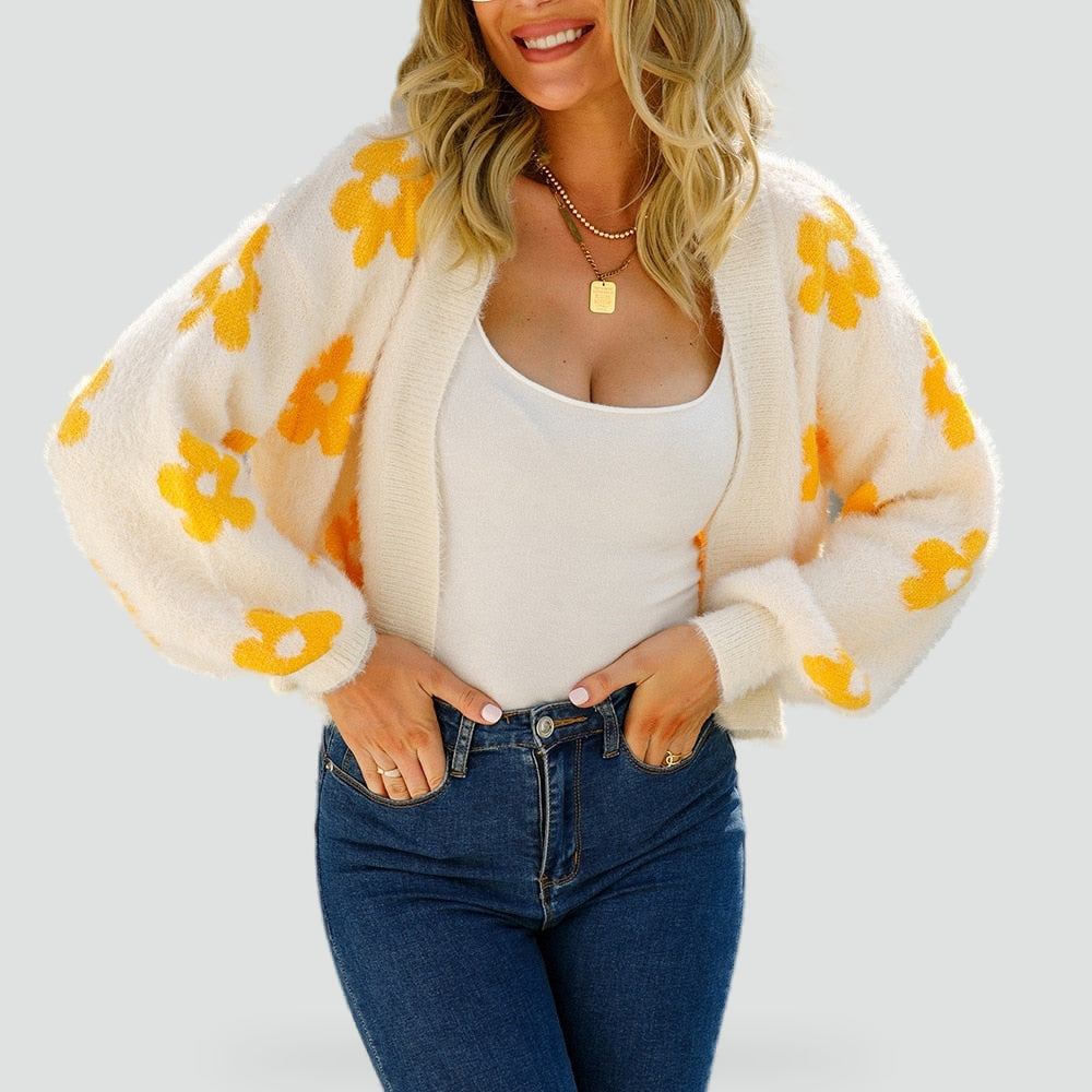 Gilet court ouvert à fleurs en maille duveteuse — Amielle Paris