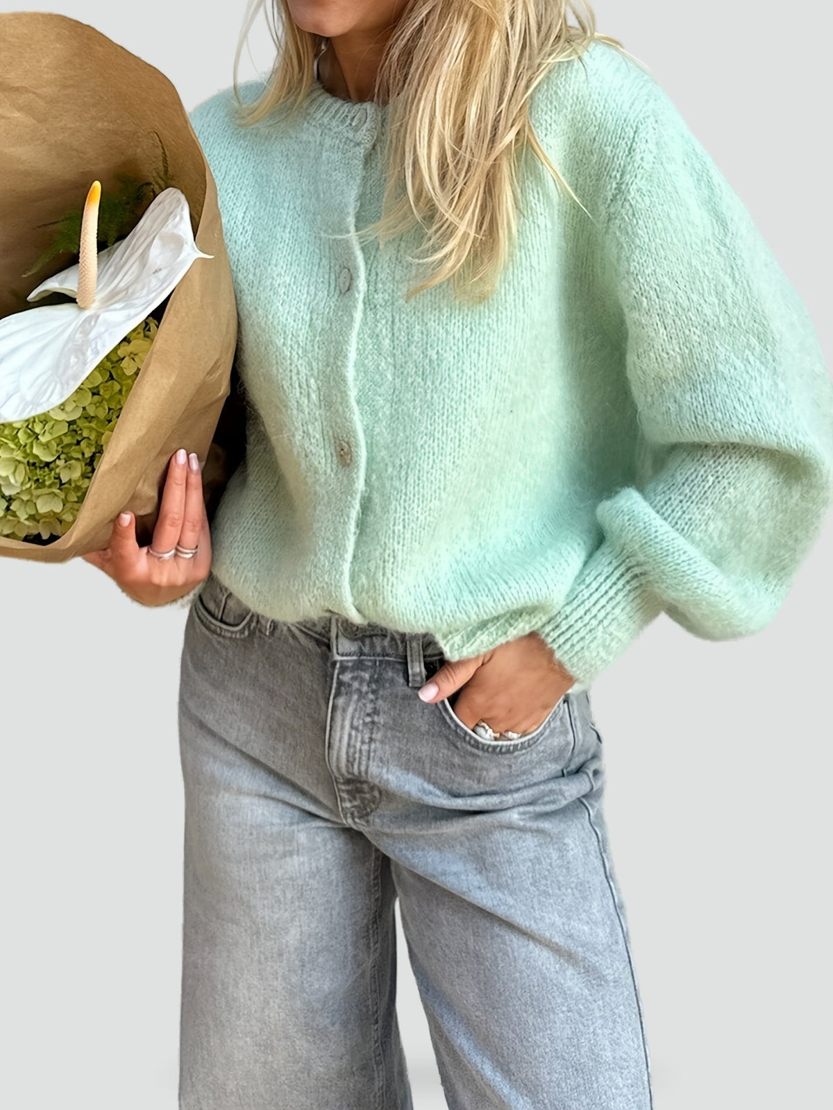 Gilet en maille boutonné à encolure ronde — Amielle Paris