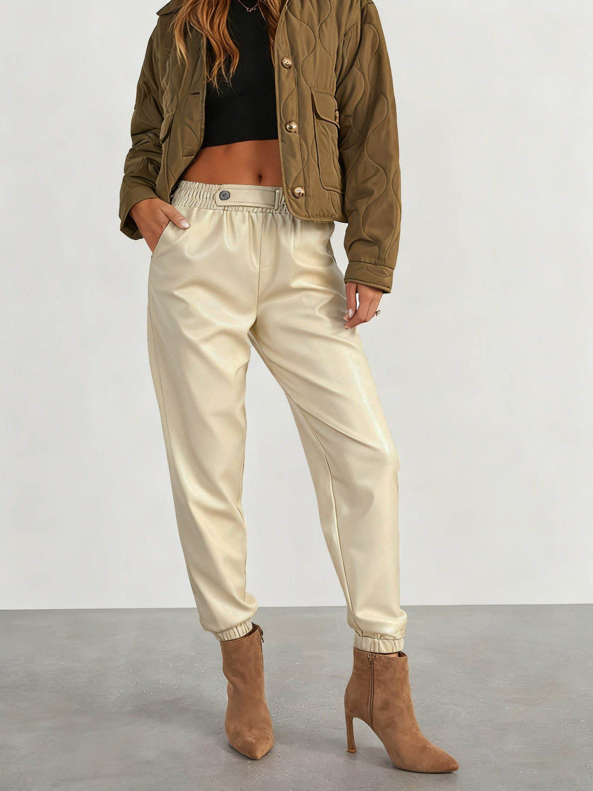 Pantalon aspect cuir à taille et chevilles élastiquées — Amielle Paris