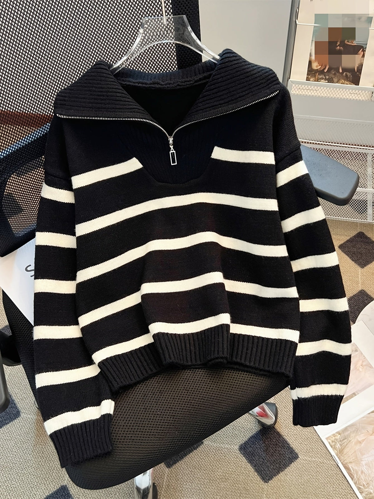 Perrine | Pull rayé à col partiellement zippé — Amielle Paris