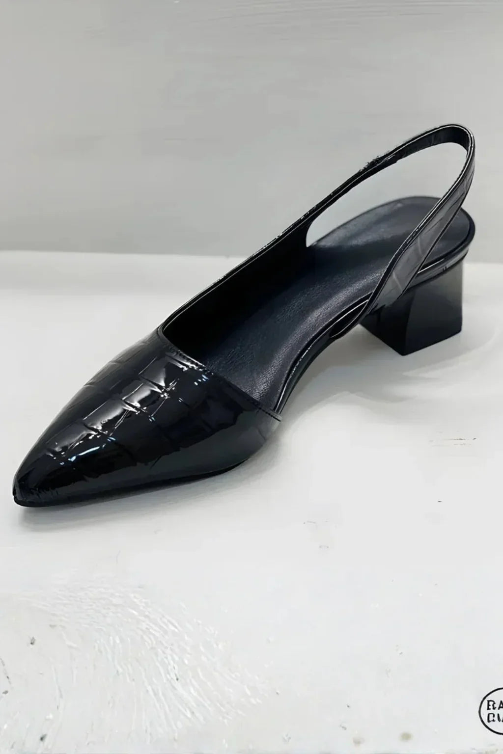 Escarpins aspect cuir à bride arrière et talon bloc — Amielle Paris