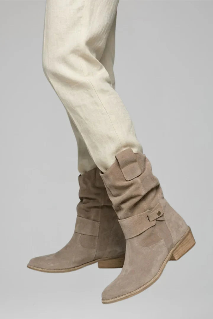 Bottines souples aspect daim à petit talon — Amielle Paris