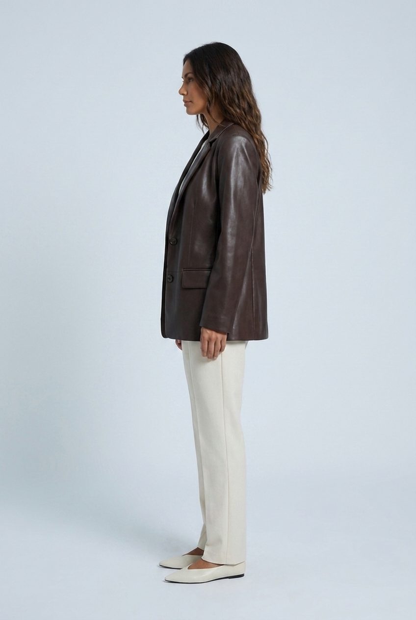 Blazer ajusté à l'aspect cuir Apolline — Amielle Paris