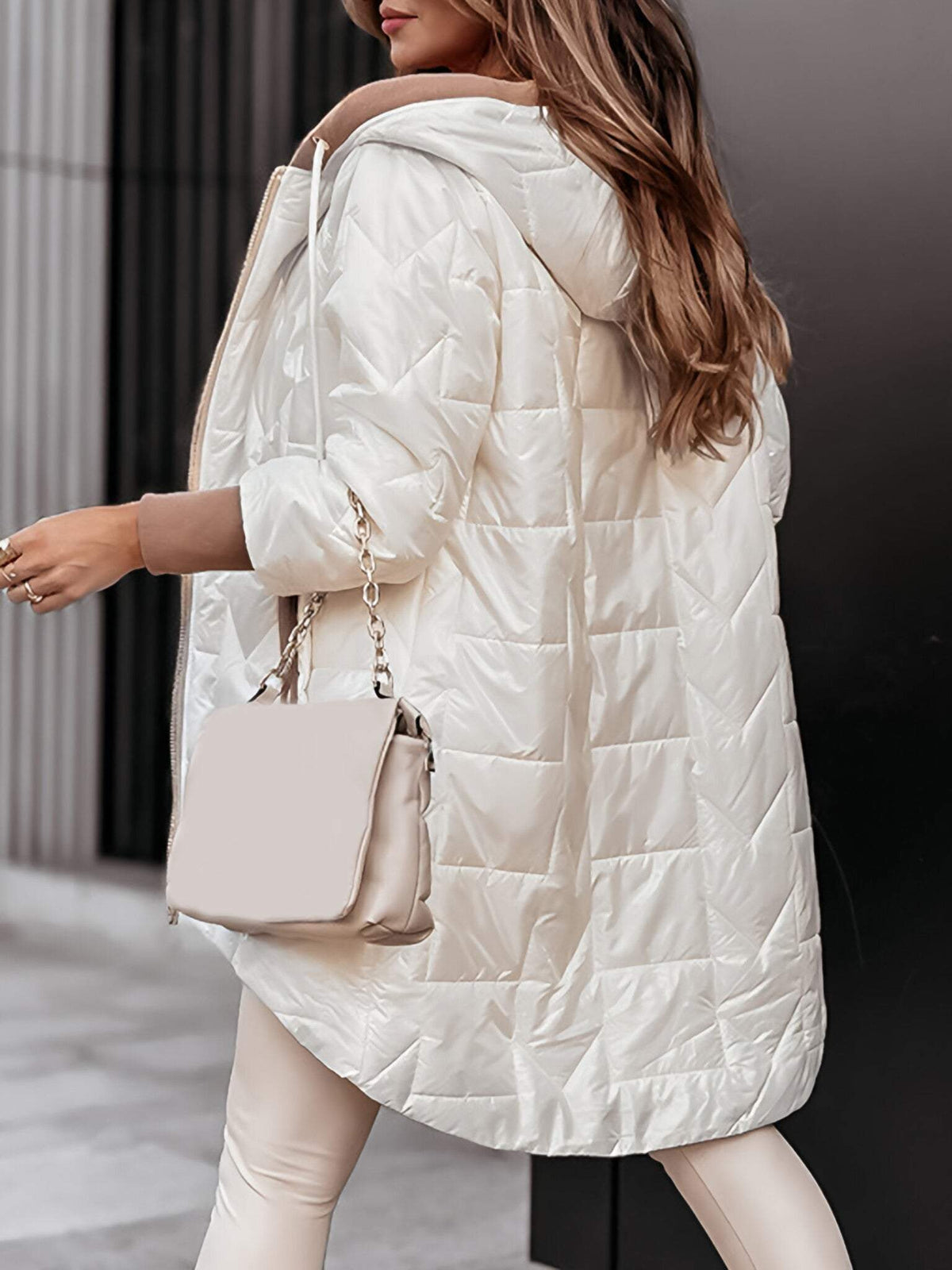 Sophia — Veste d’hiver à capuche et poches — Amielle Paris