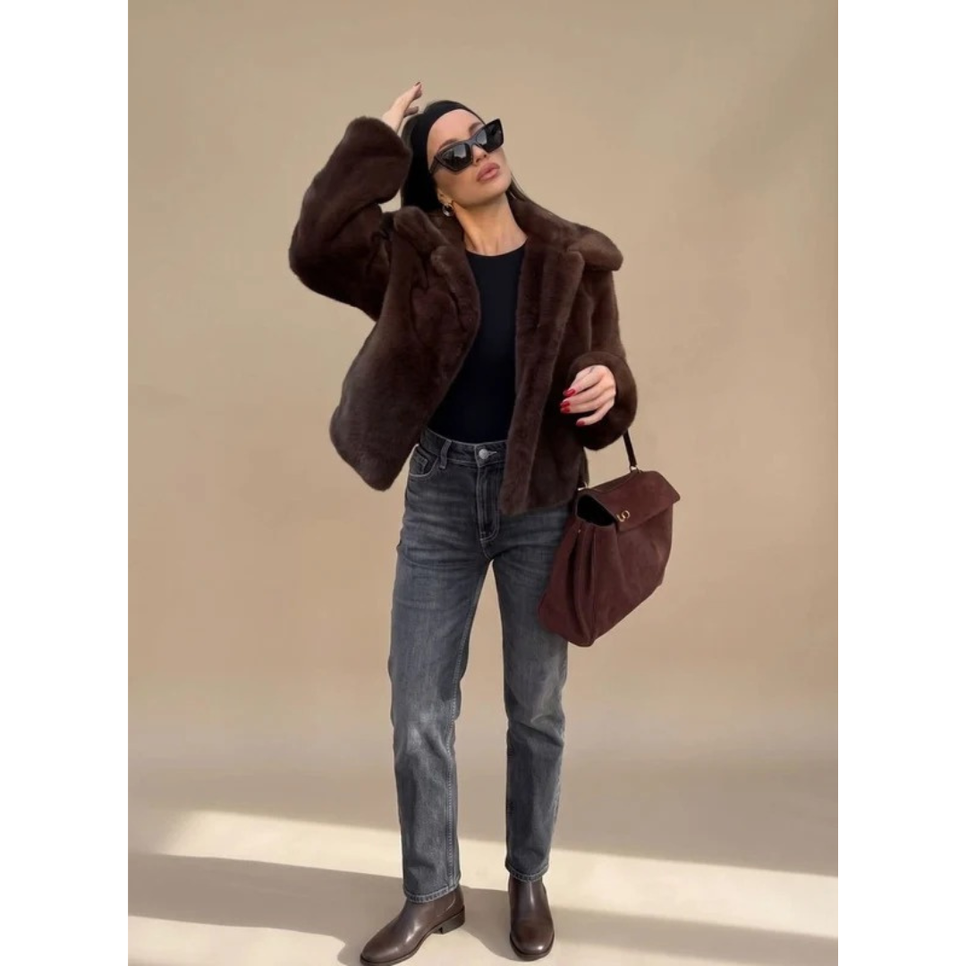 Ella — Veste en fausse fourrure à large col — Amielle Paris