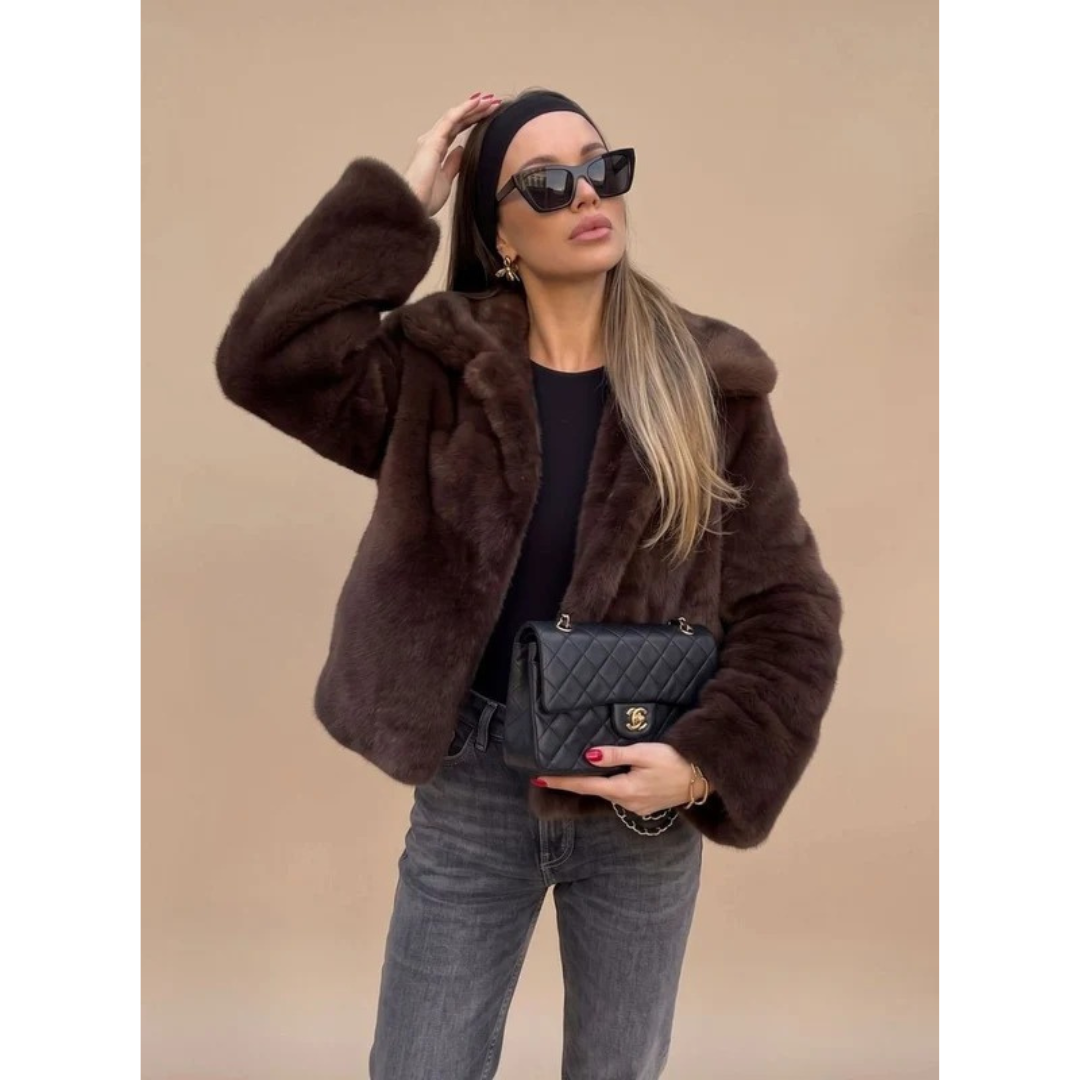 Ella — Veste en fausse fourrure à large col — Amielle Paris