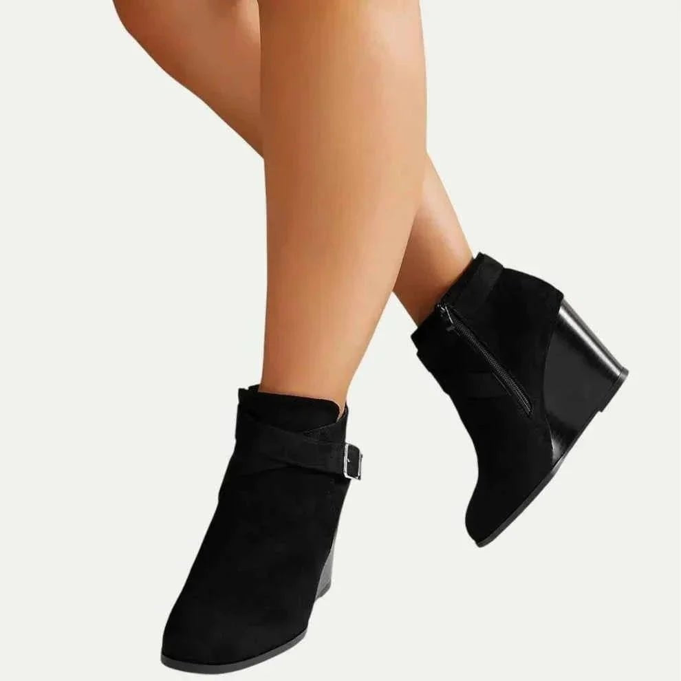 Bottines compensées à bride et zip — Amielle Paris