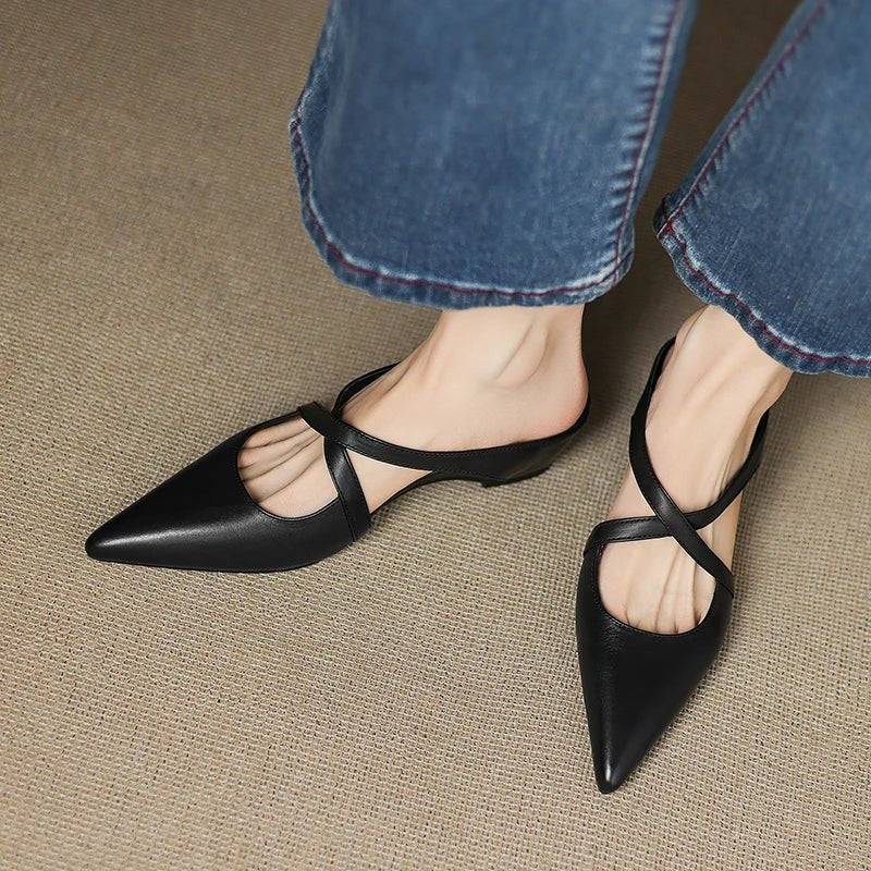 Mules à brides croisées et petit talon — Amielle Paris
