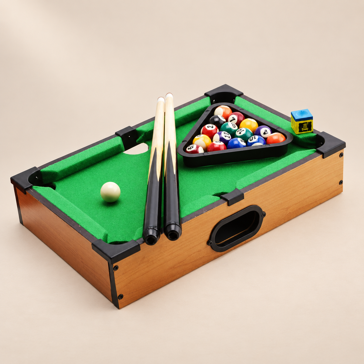 Mini-billard de table en bois avec 2 queues — vue 1