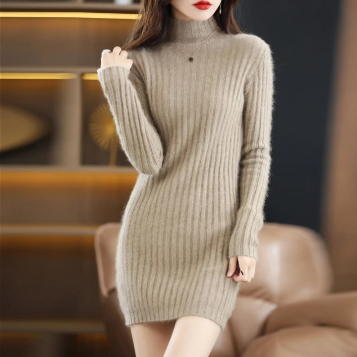 Gabriella — Robe courte côtelée à col roulé — Amielle Paris