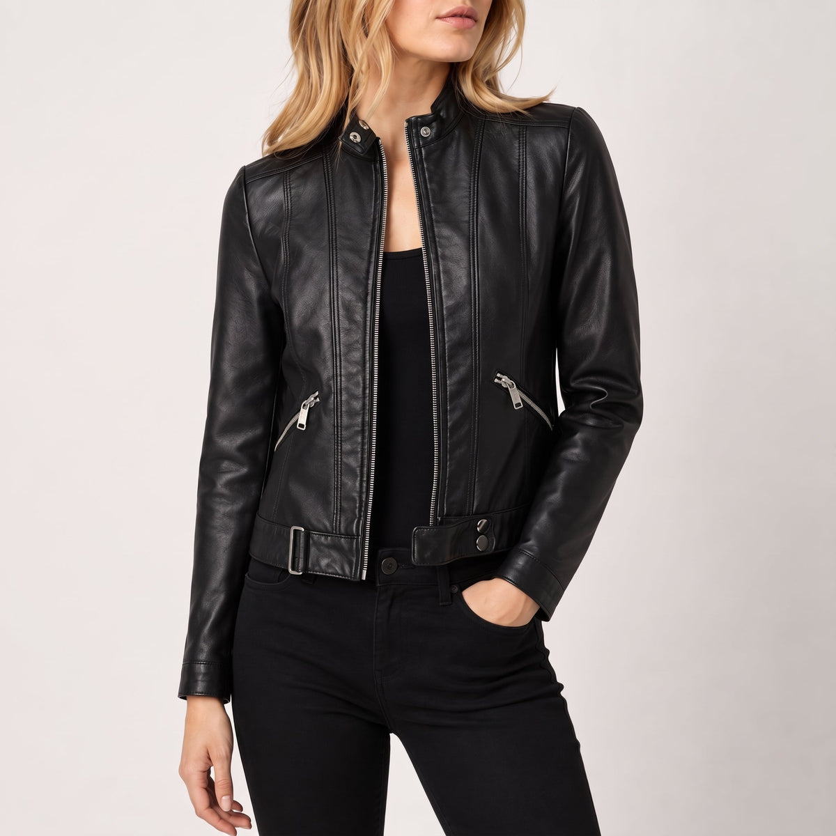 Veste ajustée aspect cuir à col officier — Amielle Paris