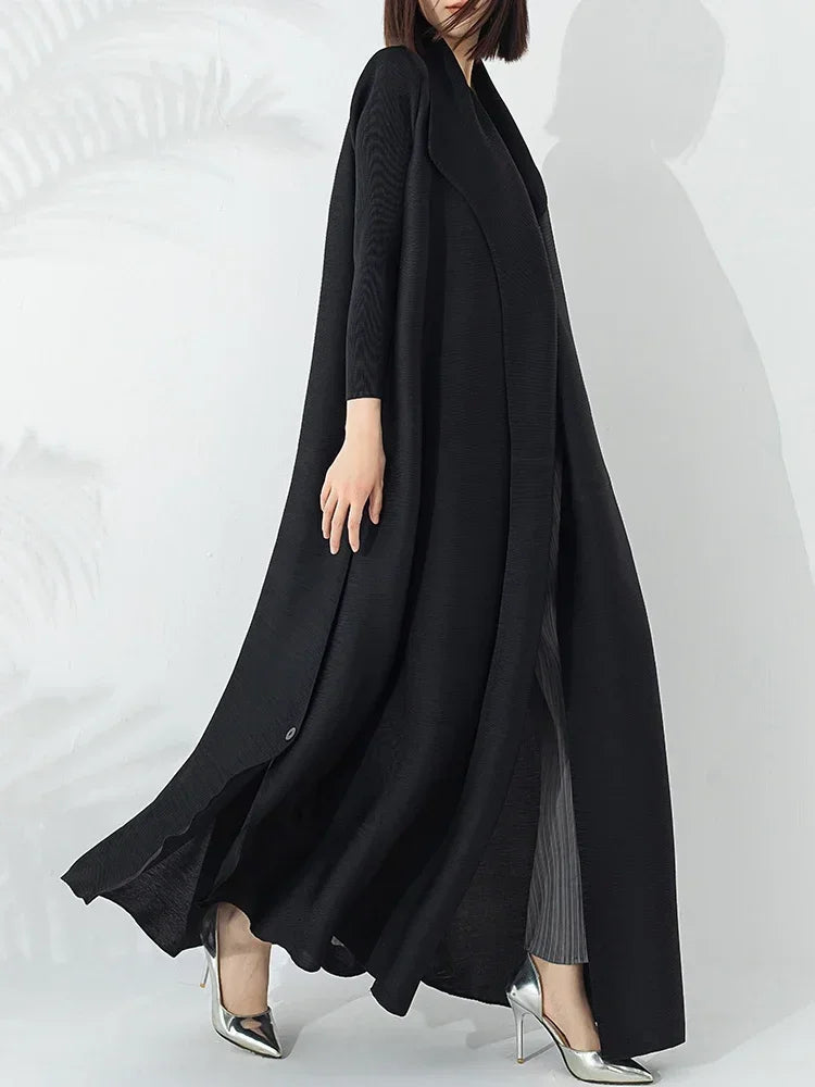 Manteau trapèze ceinturé à revers crantés — Amielle Paris