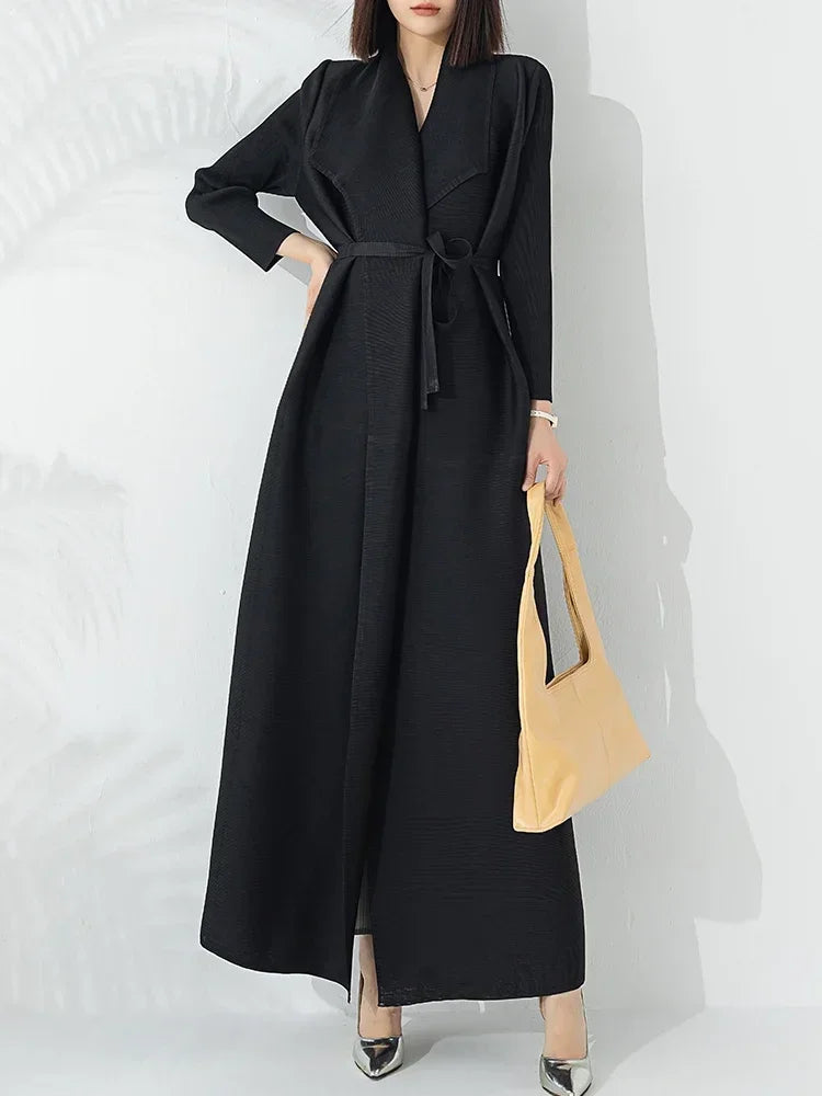 Manteau trapèze ceinturé à revers crantés — Amielle Paris