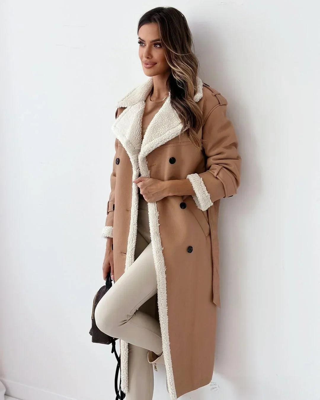 Trench croisé à doublure en fausse fourrure — Amielle Paris