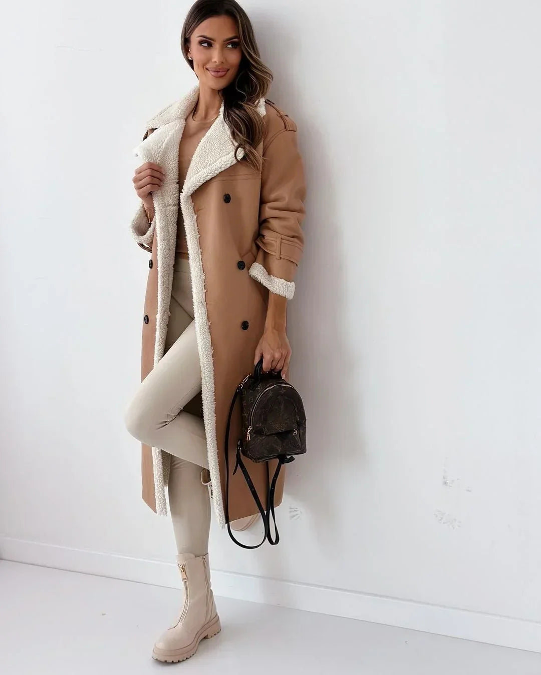 Trench croisé à doublure en fausse fourrure — Amielle Paris