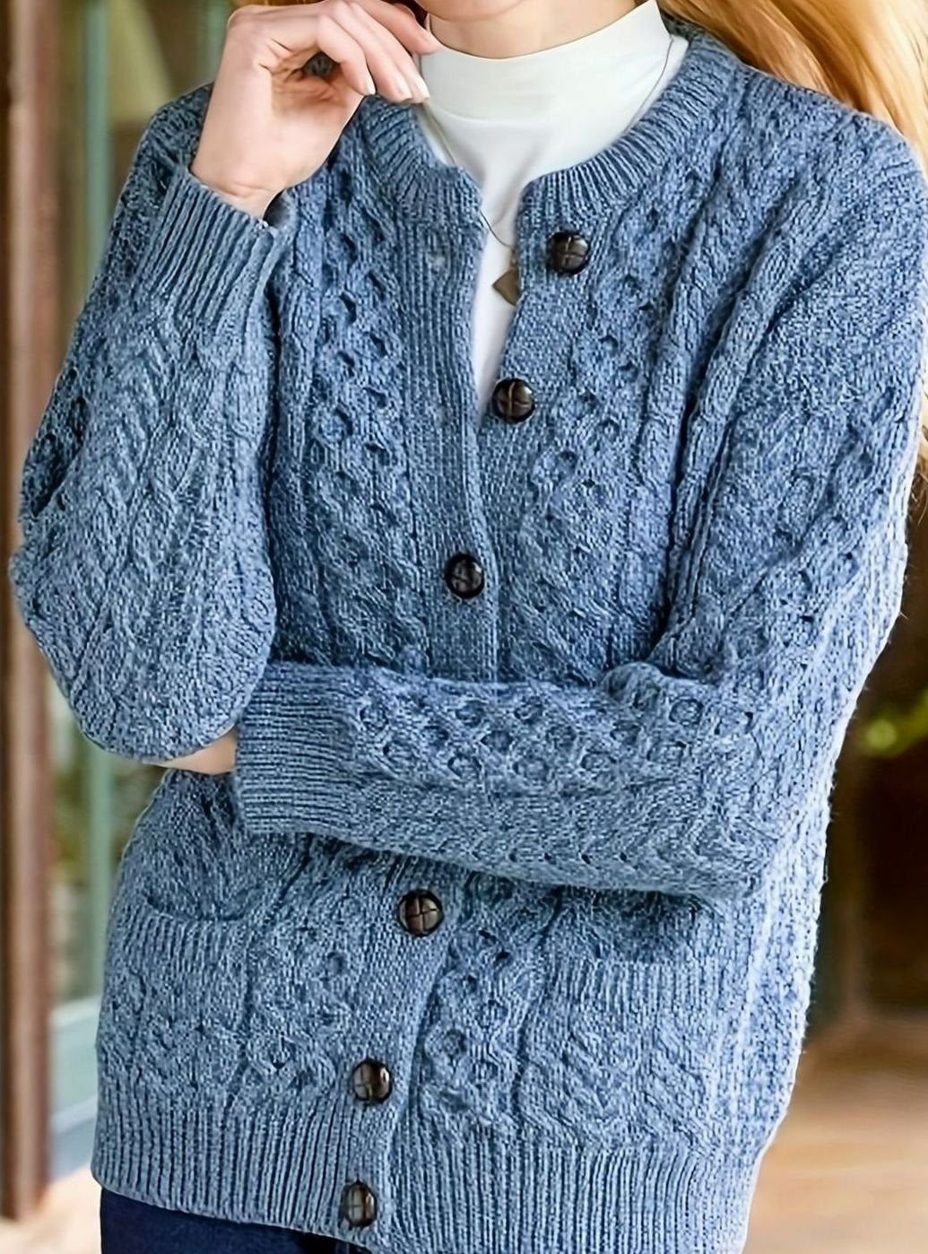 Gilet en grosse maille torsadée à col rond — Amielle Paris