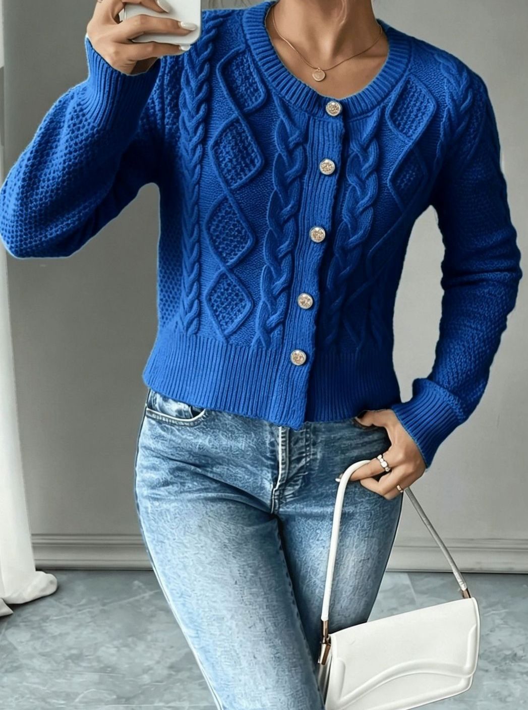 Gilet court torsadé à boutons dorés — Amielle Paris
