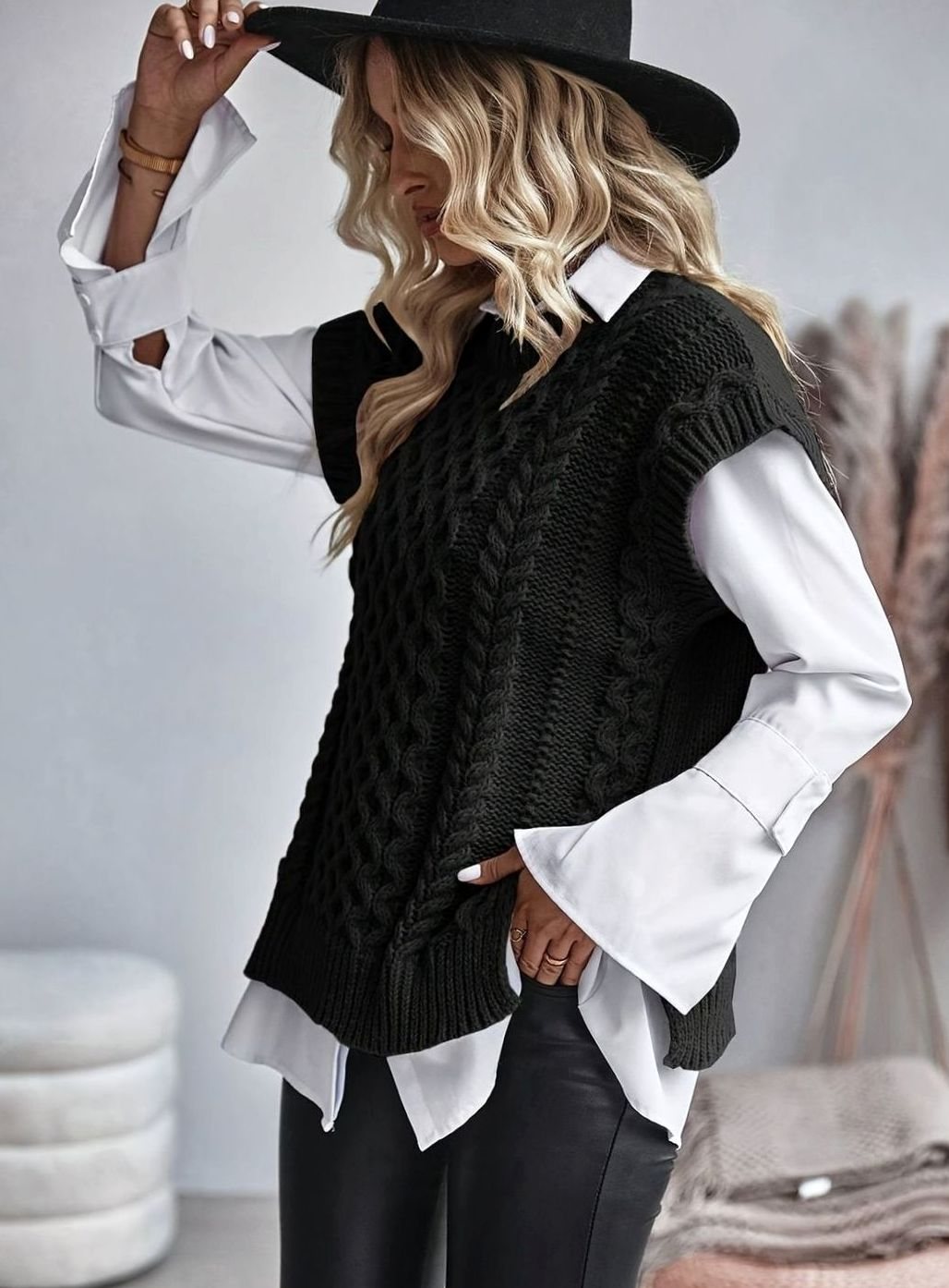 Pull long sans manches torsadé à col rond — Amielle Paris