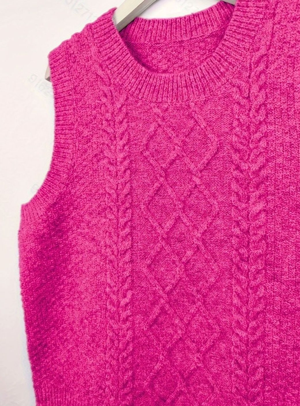 Pull sans manches à torsades et losanges — Amielle Paris