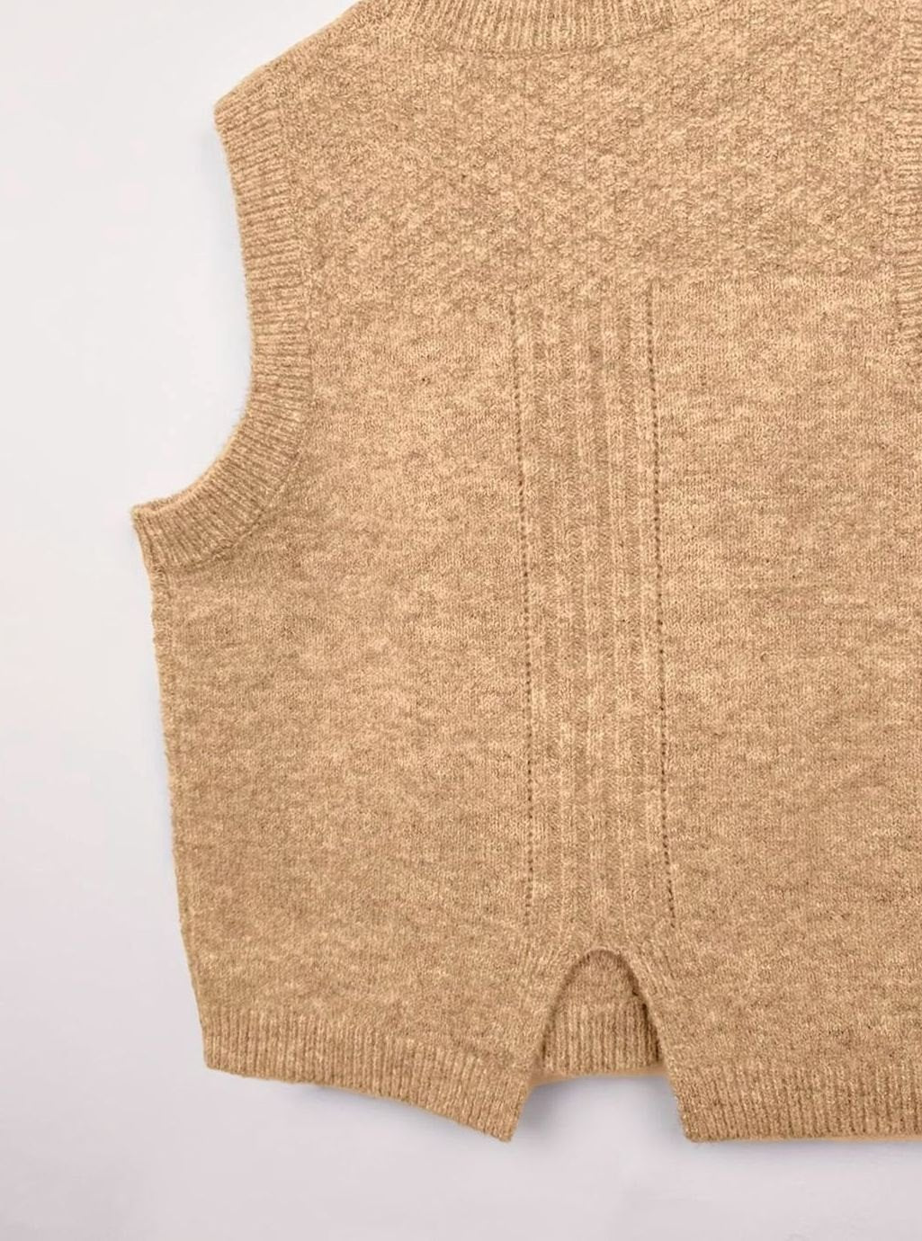 Pull sans manches à torsades et losanges — Amielle Paris