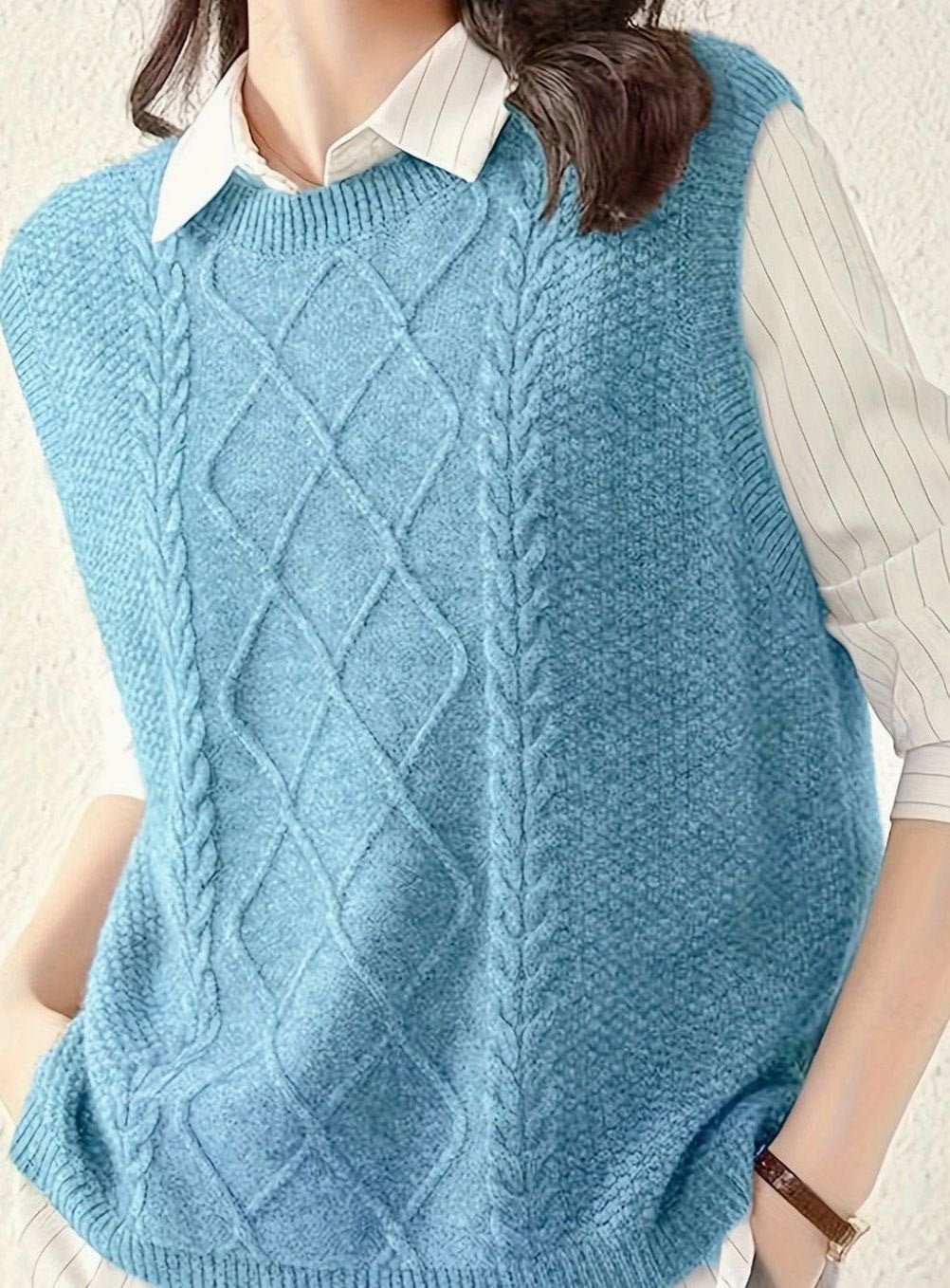 Pull sans manches à torsades et losanges — Amielle Paris
