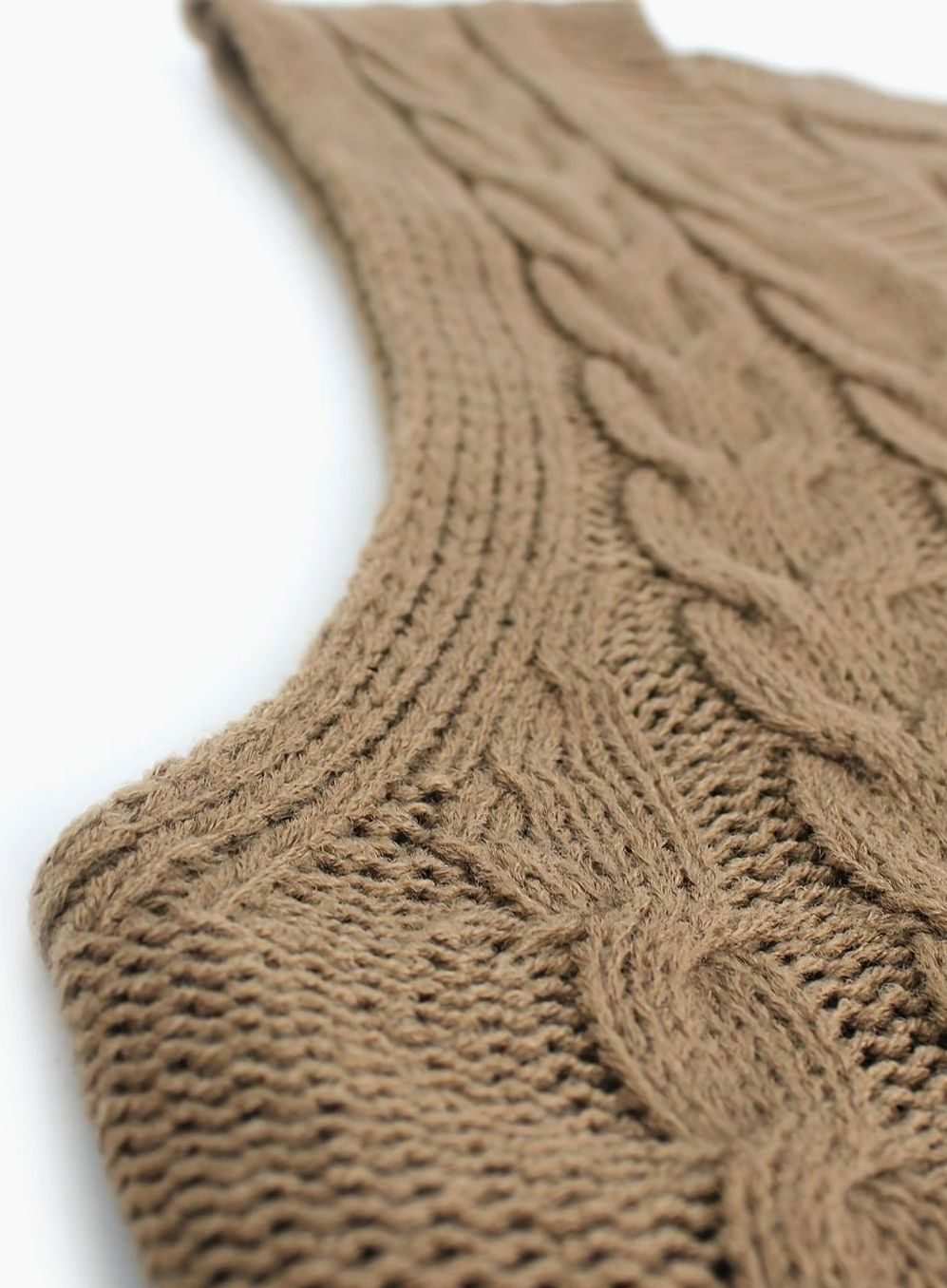 Pull ample sans manches torsadé à col V — Amielle Paris