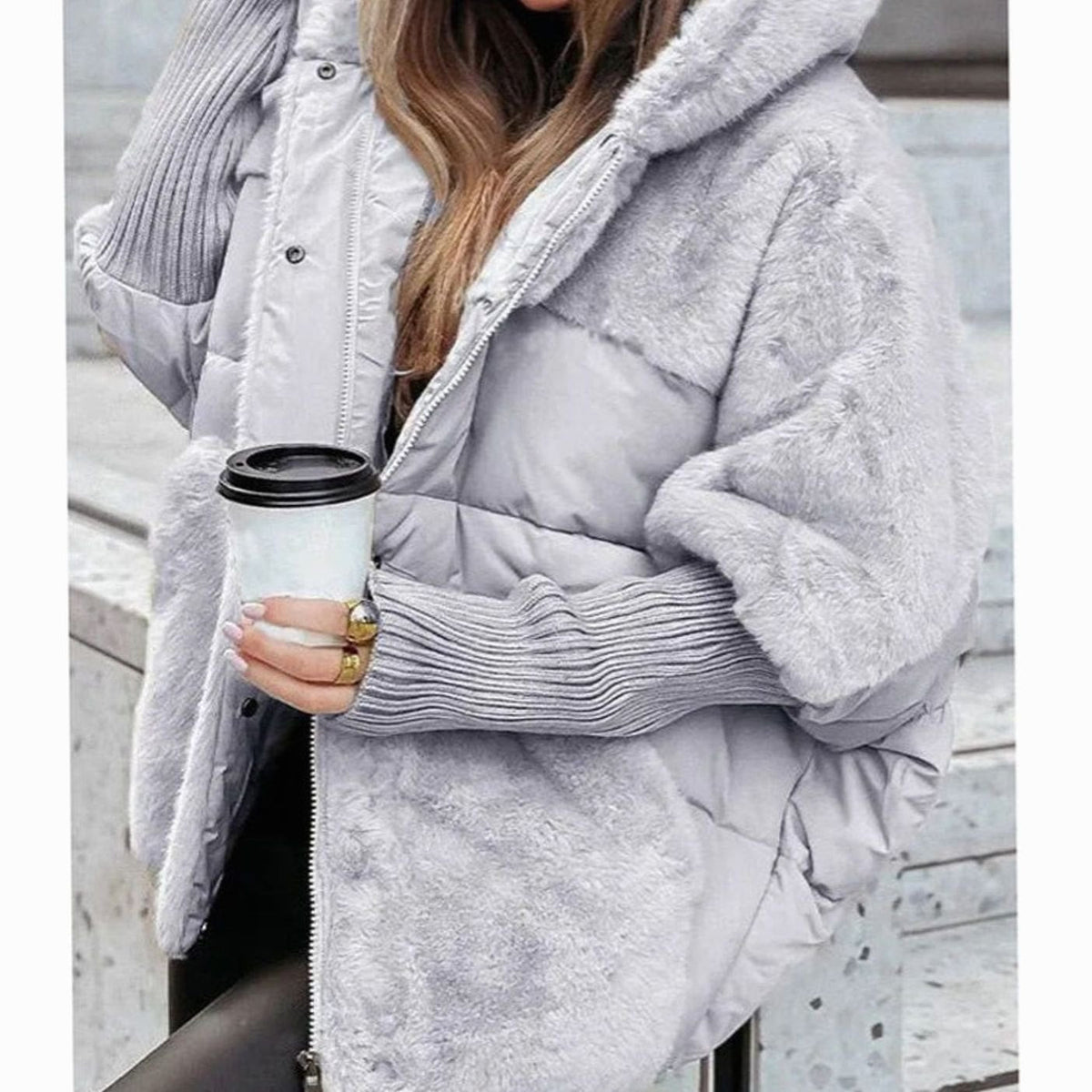 Doudoune ample à capuche et détails fausse fourrure — Amielle Paris