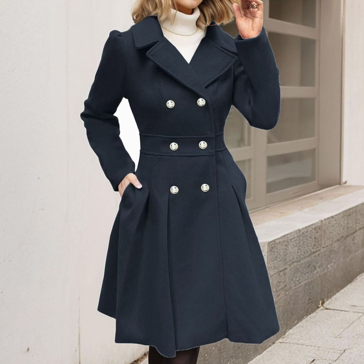 Manteau long évasé à boutonnage croisé — Amielle Paris