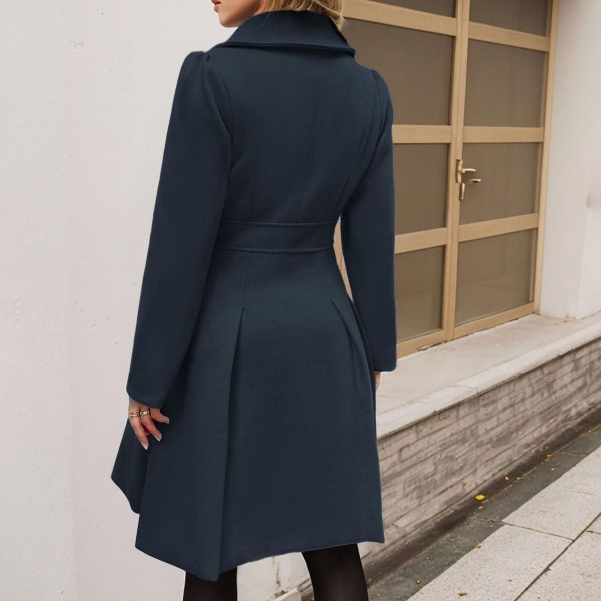 Manteau long évasé à boutonnage croisé — Amielle Paris