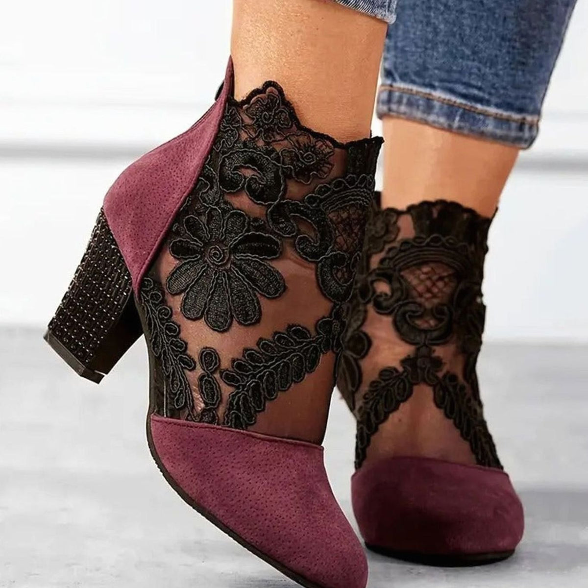 Bottines en dentelle florale à talon bloc — Amielle Paris