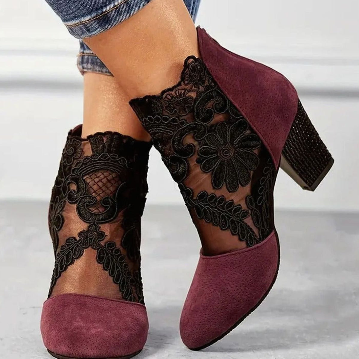 Bottines en dentelle florale à talon bloc — Amielle Paris