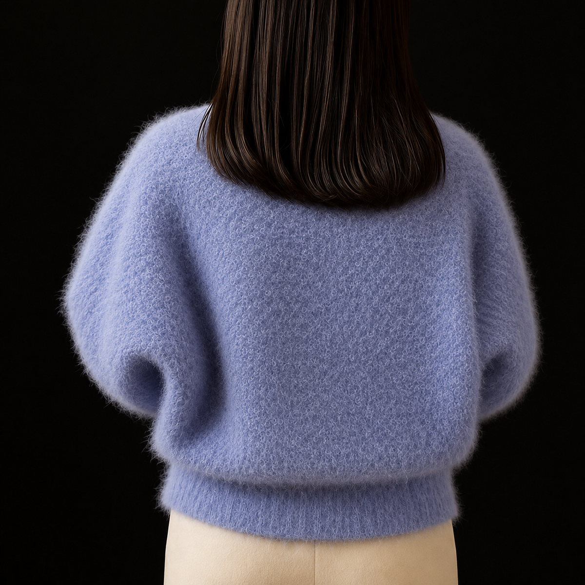 Gilet court duveteux à bordure de perles — Amielle Paris