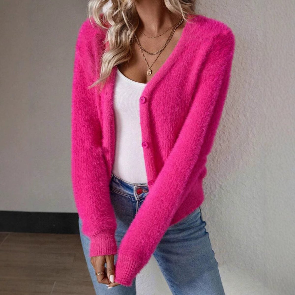 Gilet duveteux boutonné à col V — Amielle Paris