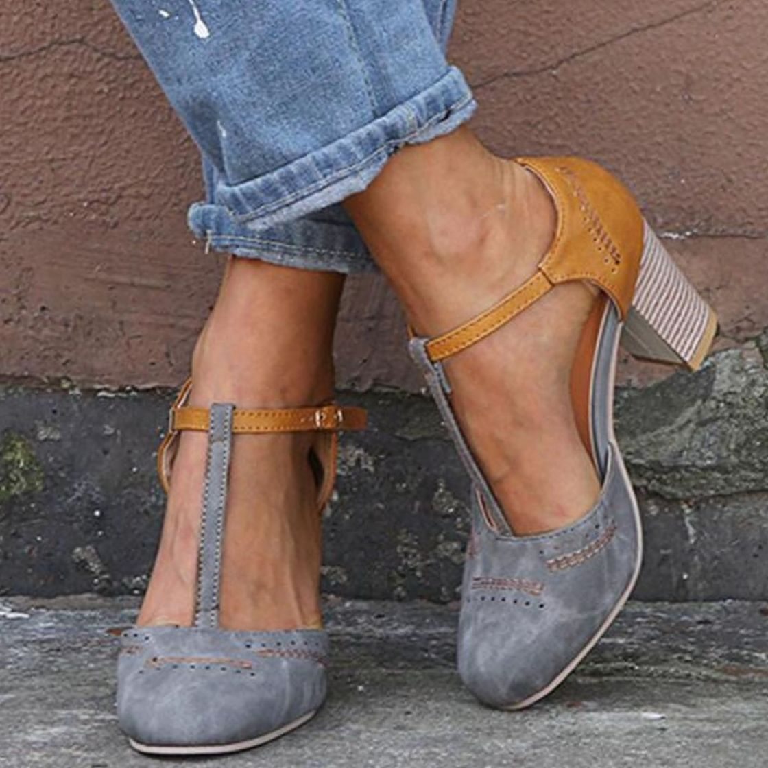 Chaussures à bride en T et talon bloc — Amielle Paris