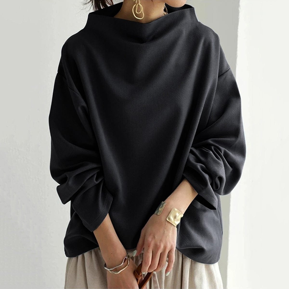 Pull ample à col montant et manches longues — Amielle Paris