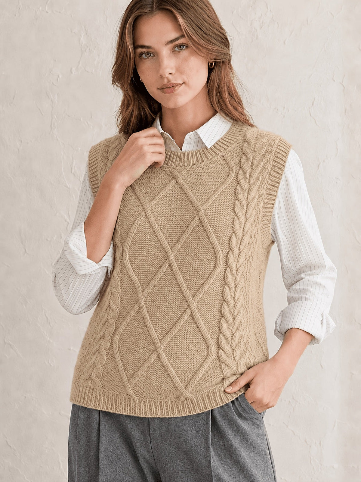 Pull sans manches à torsades en losanges — Amielle Paris
