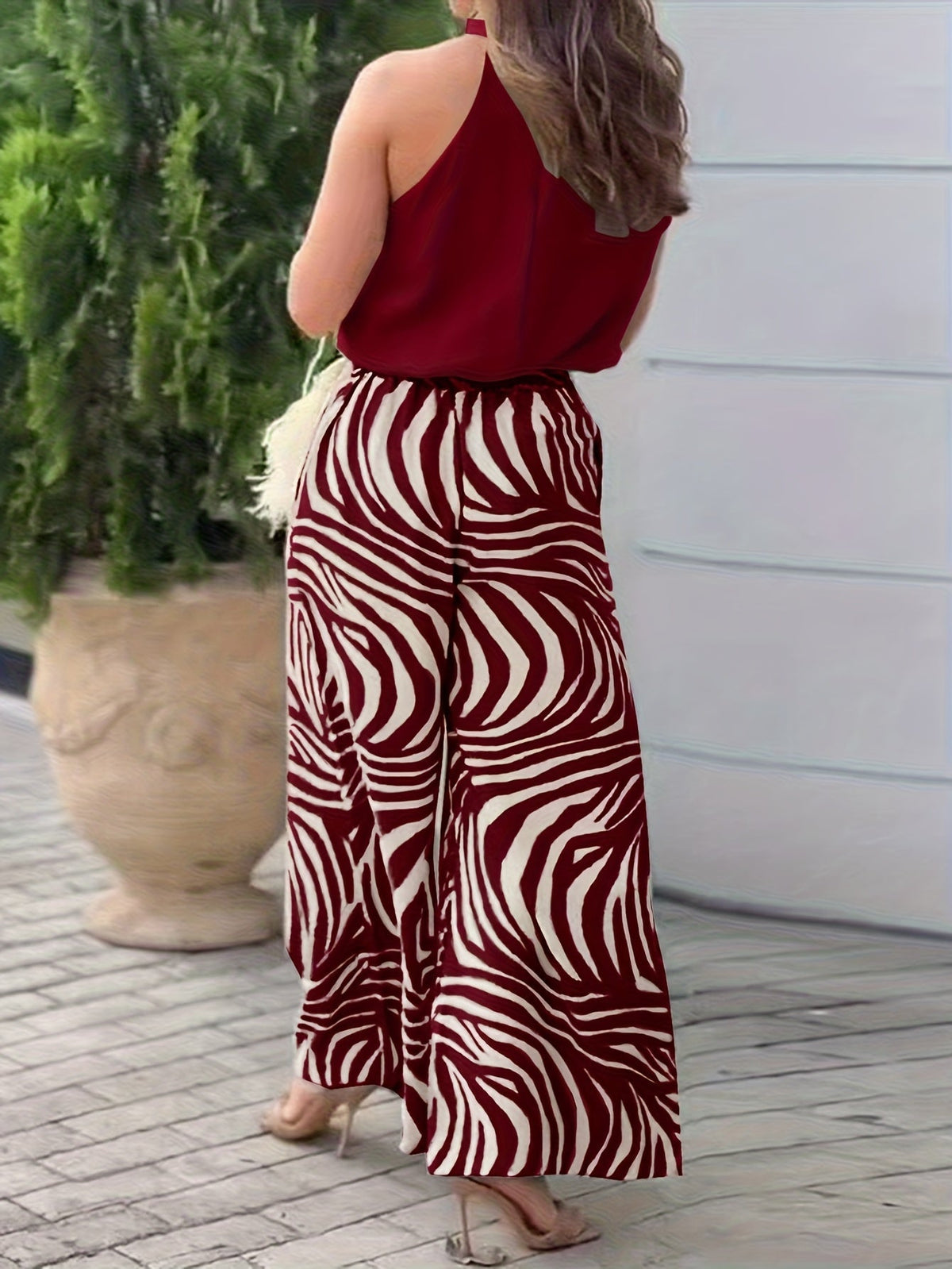 Ensemble zébré à haut dos-nu et pantalon large — Amielle Paris