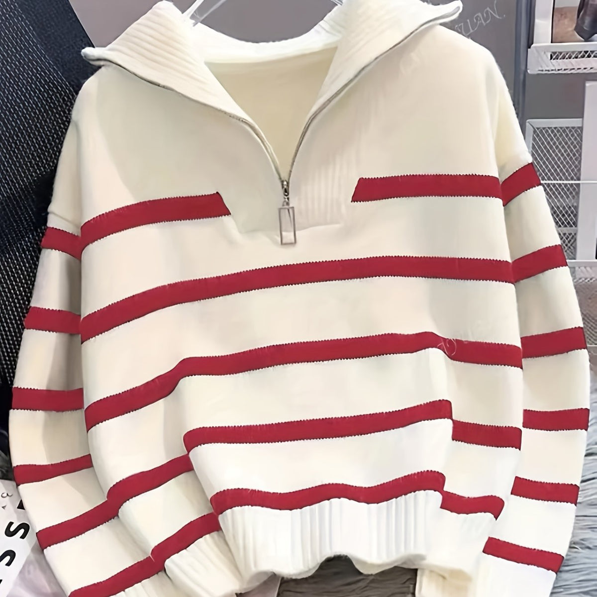 Perrine | Pull rayé à col partiellement zippé — Amielle Paris