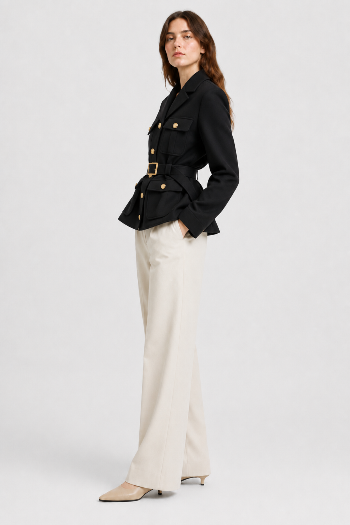 Tissary — Blazer ceinturé à boutons dorés — Amielle Paris