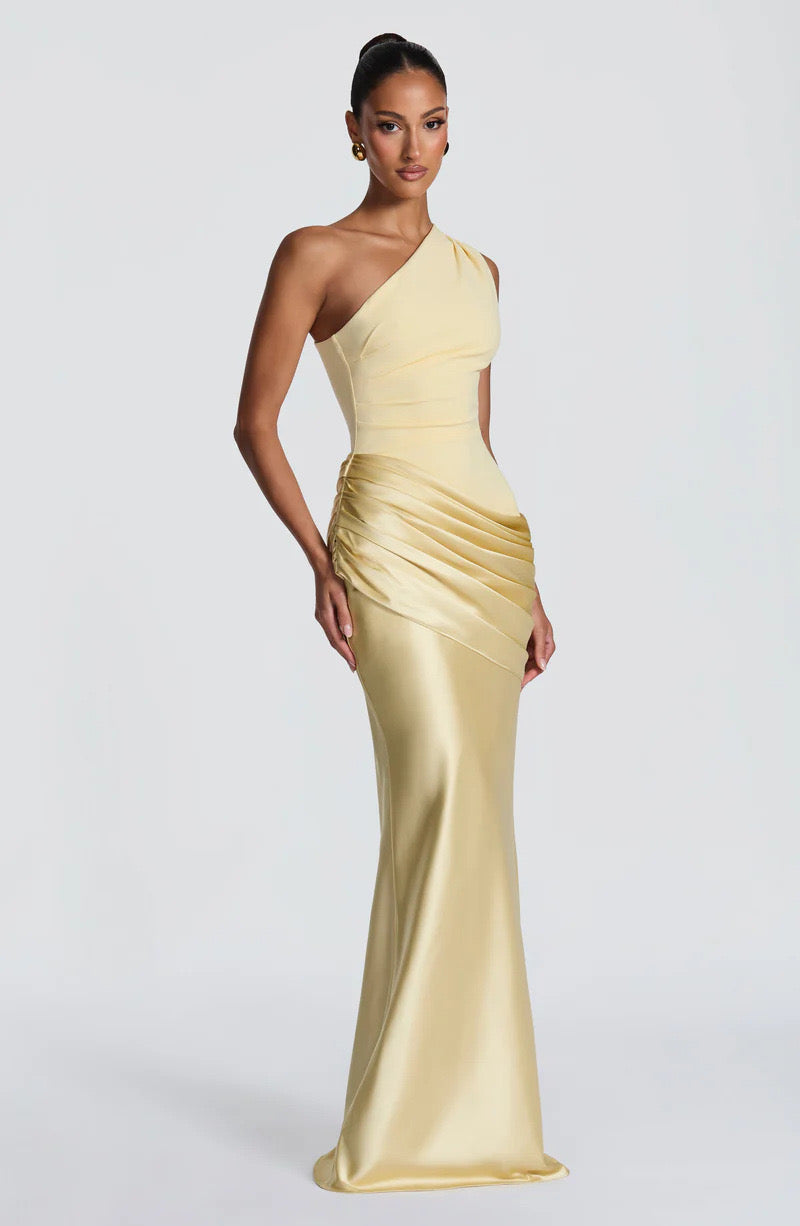Sidonie — Robe longue satinée à une épaule — Amielle Paris