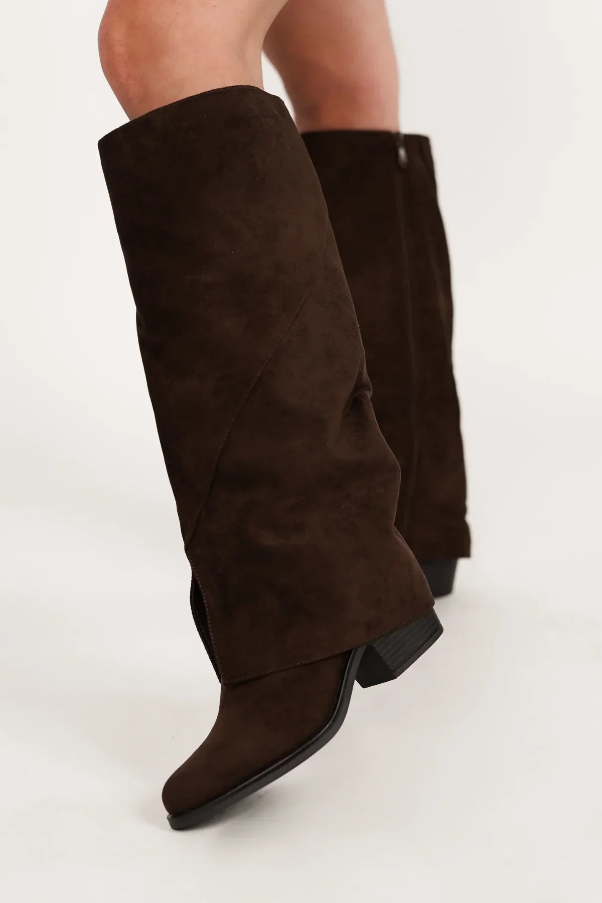Bottes hautes à revers et talon bloc Olivia — Amielle Paris