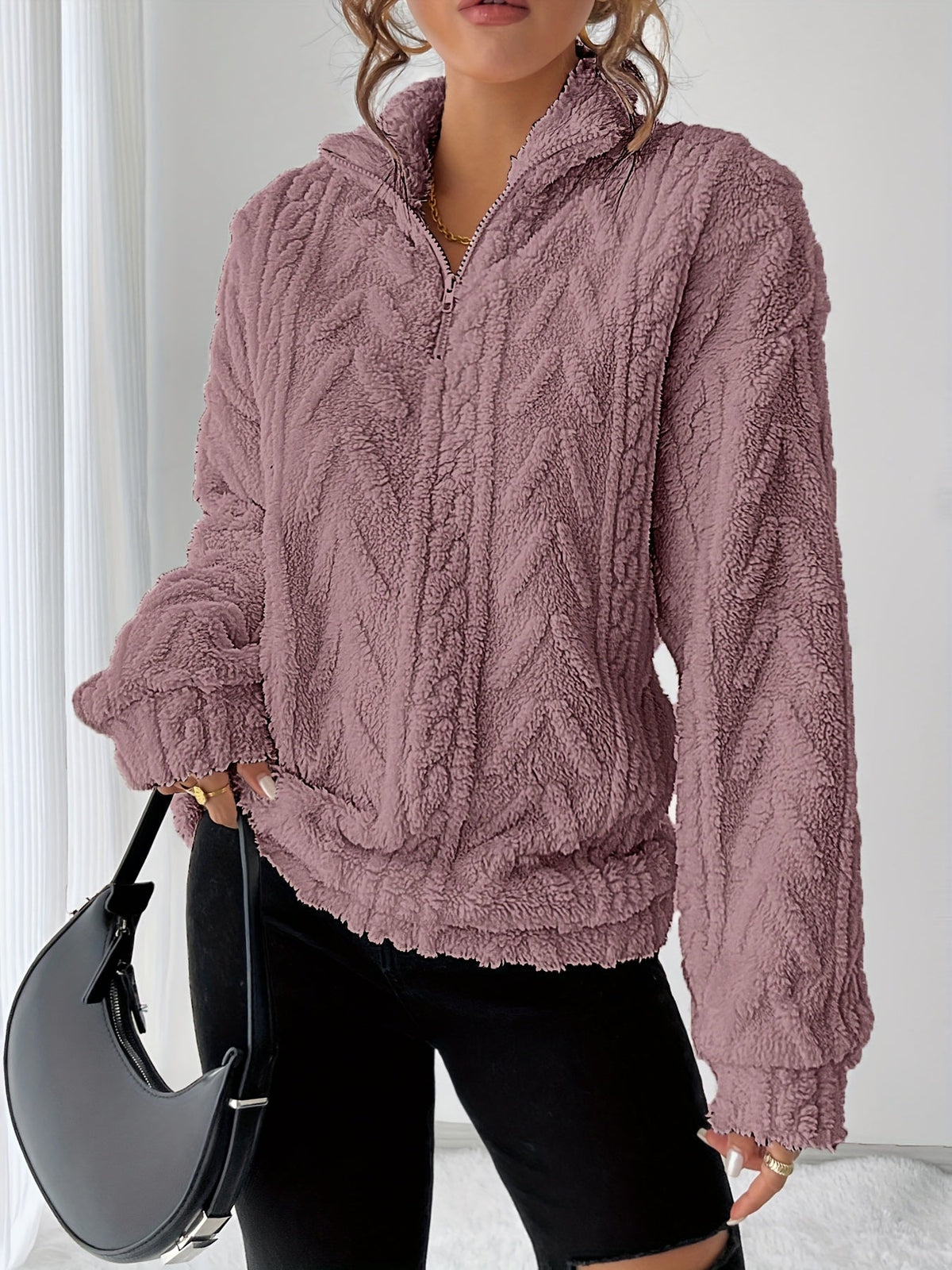 Pull à torsades et texture duveteuse — Amielle Paris
