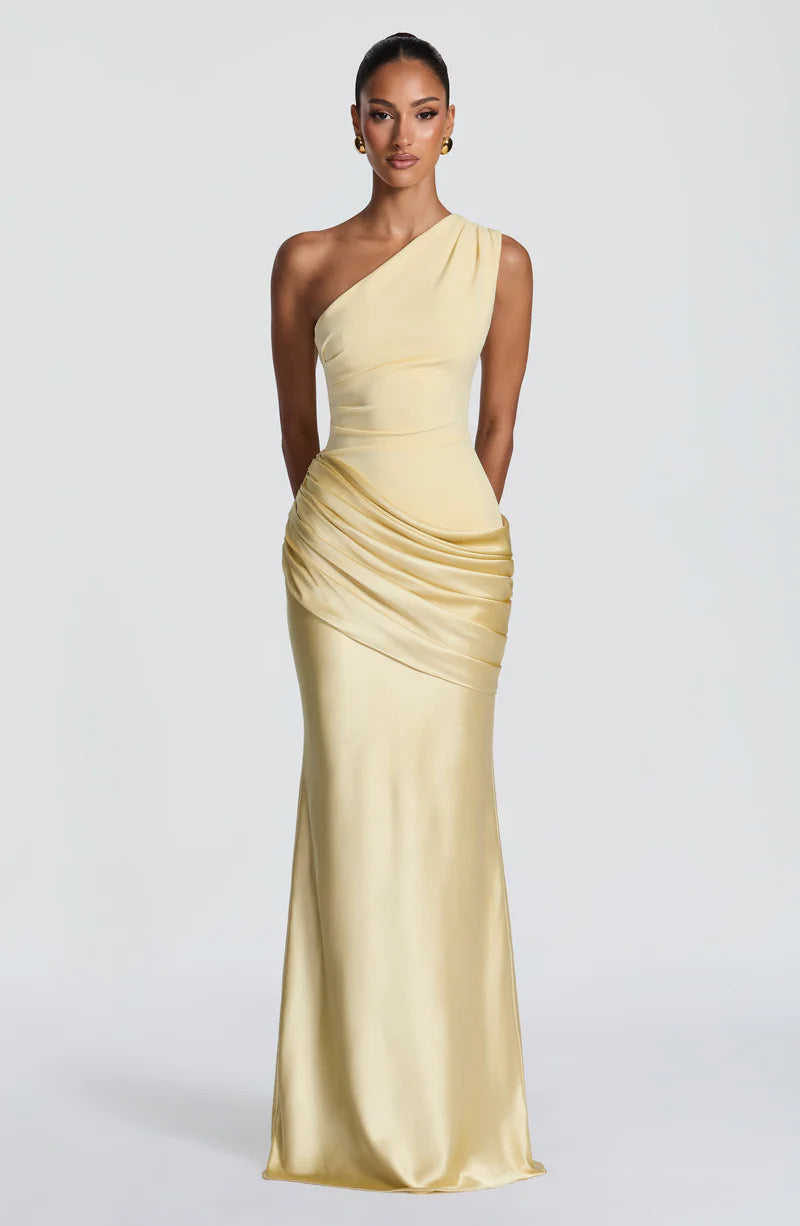 Sidonie — Robe longue satinée à une épaule — Amielle Paris