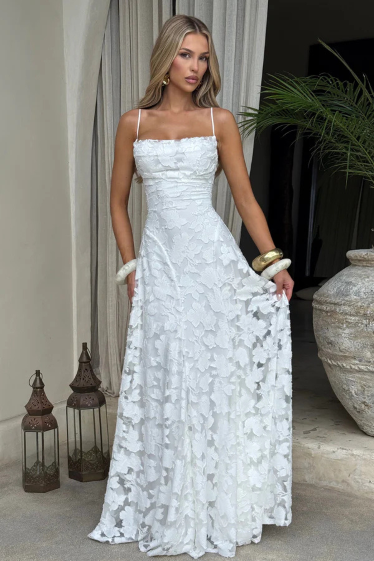 Violaine — Robe longue à fleurs en relief — Amielle Paris