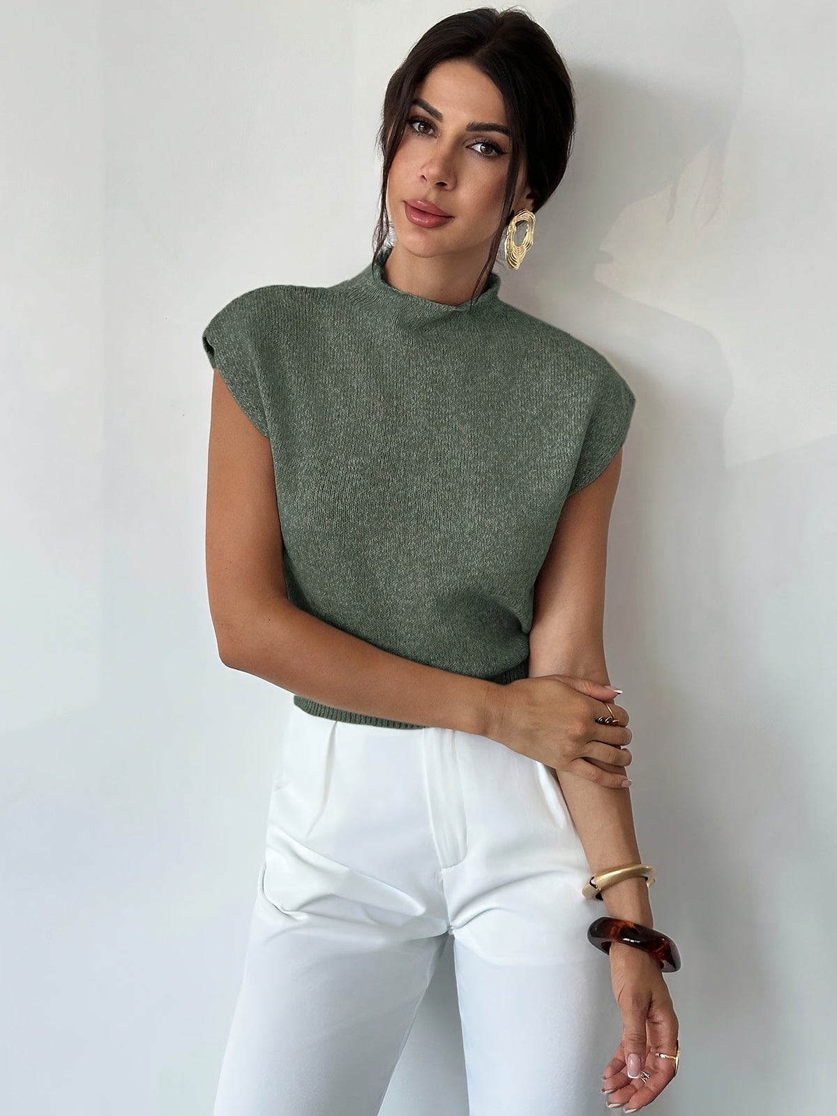 Pull sans manches à col cheminée — Amielle Paris