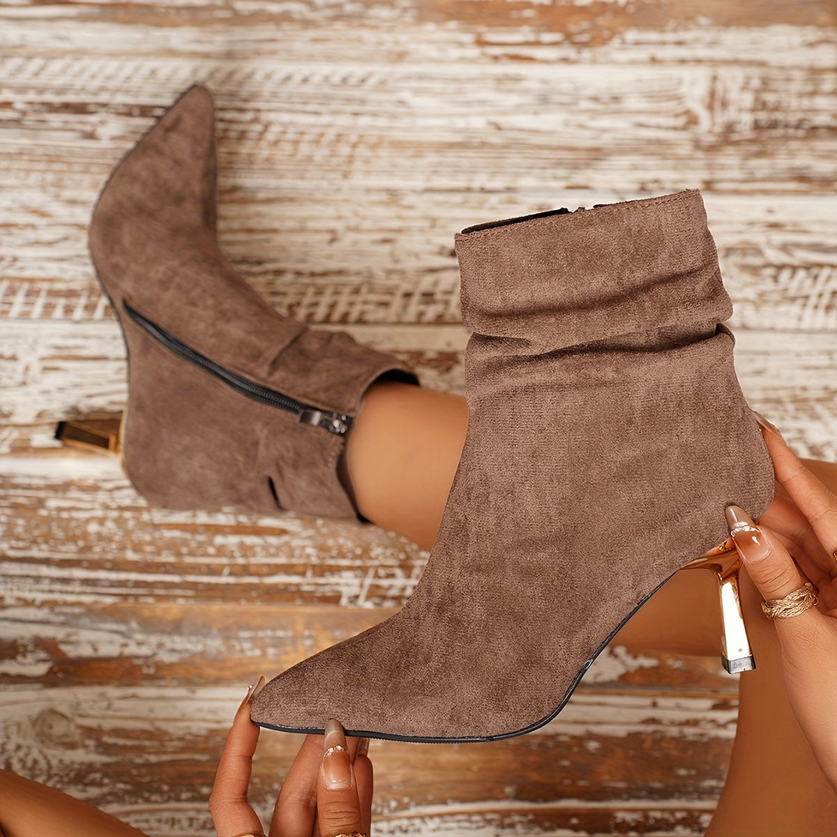 Amélie | Bottines effet suédé à talon doré