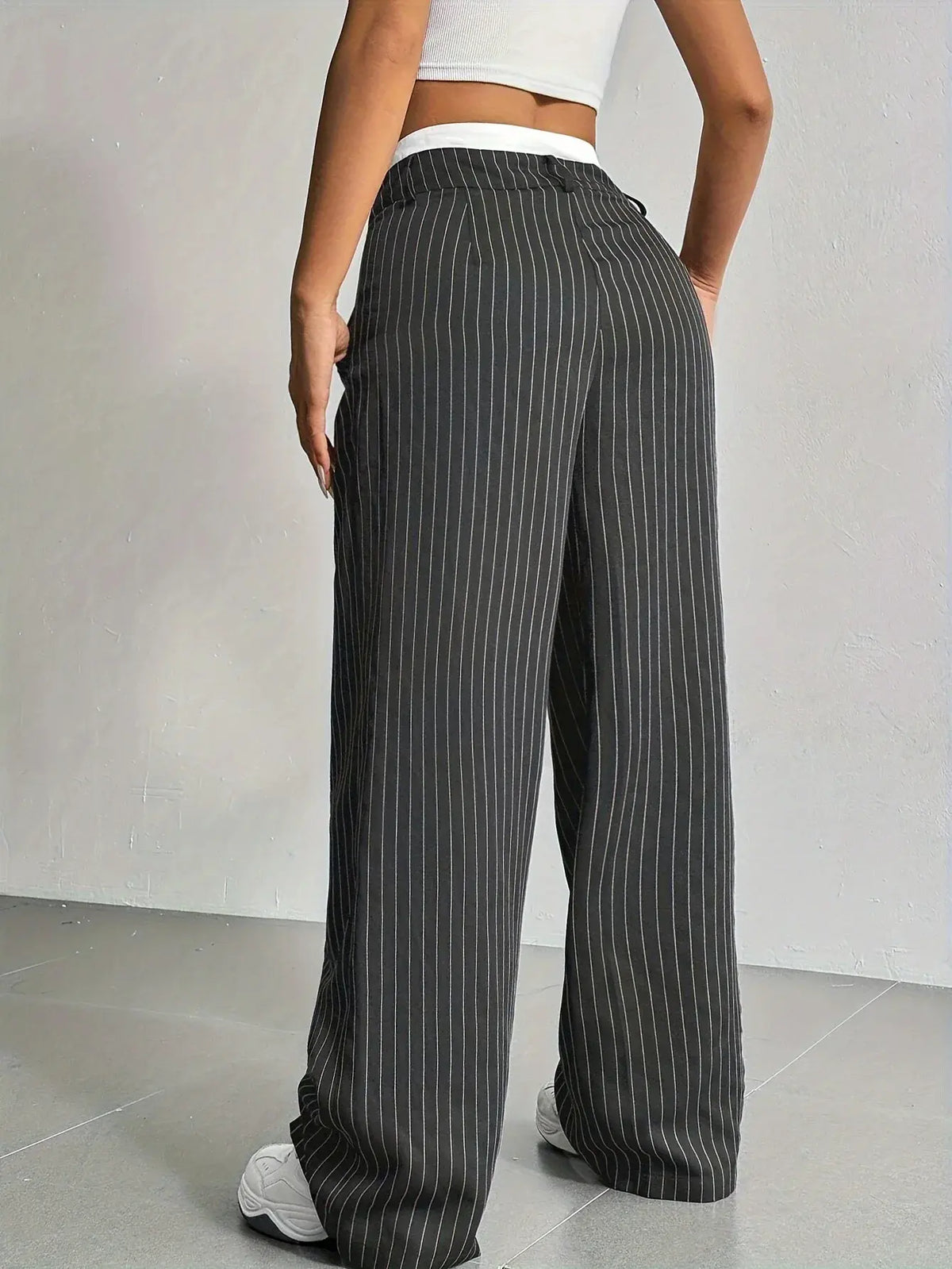 Pantalon large à fines rayures — Amielle Paris