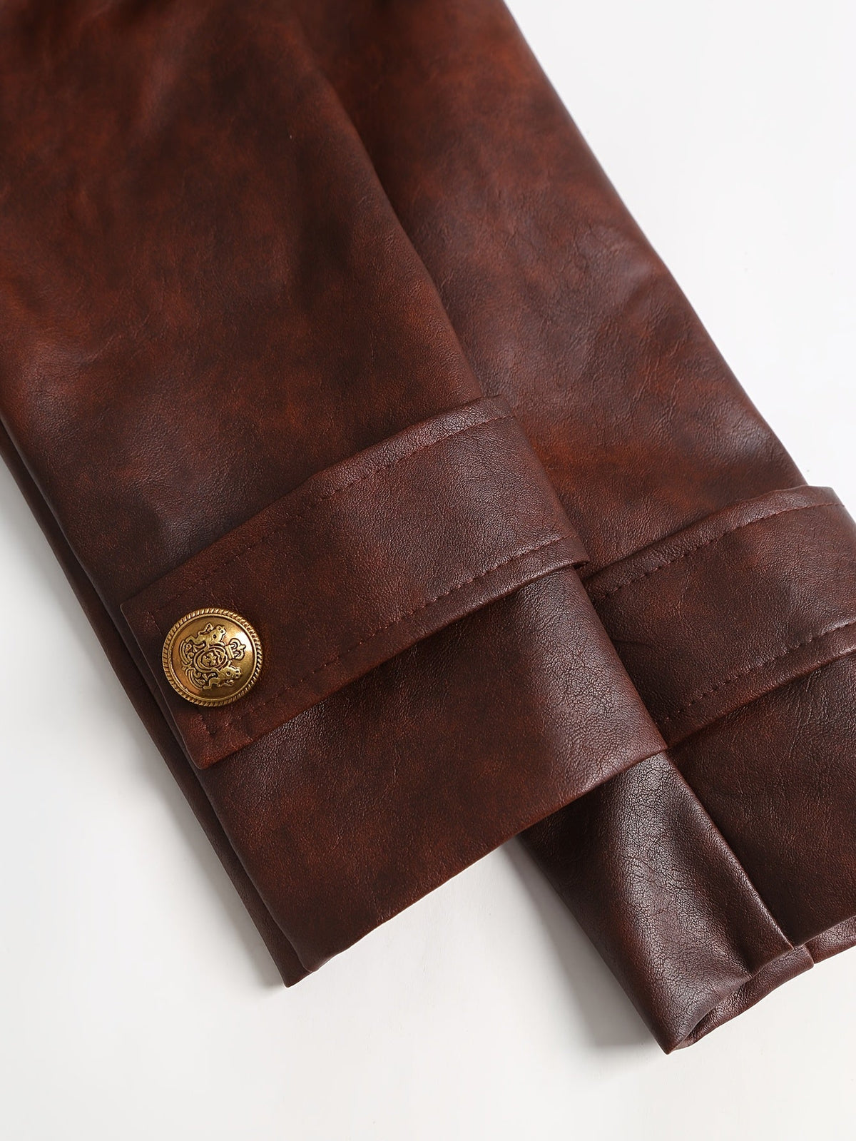Manteau croisé ceinturé à finition patinée — Amielle Paris