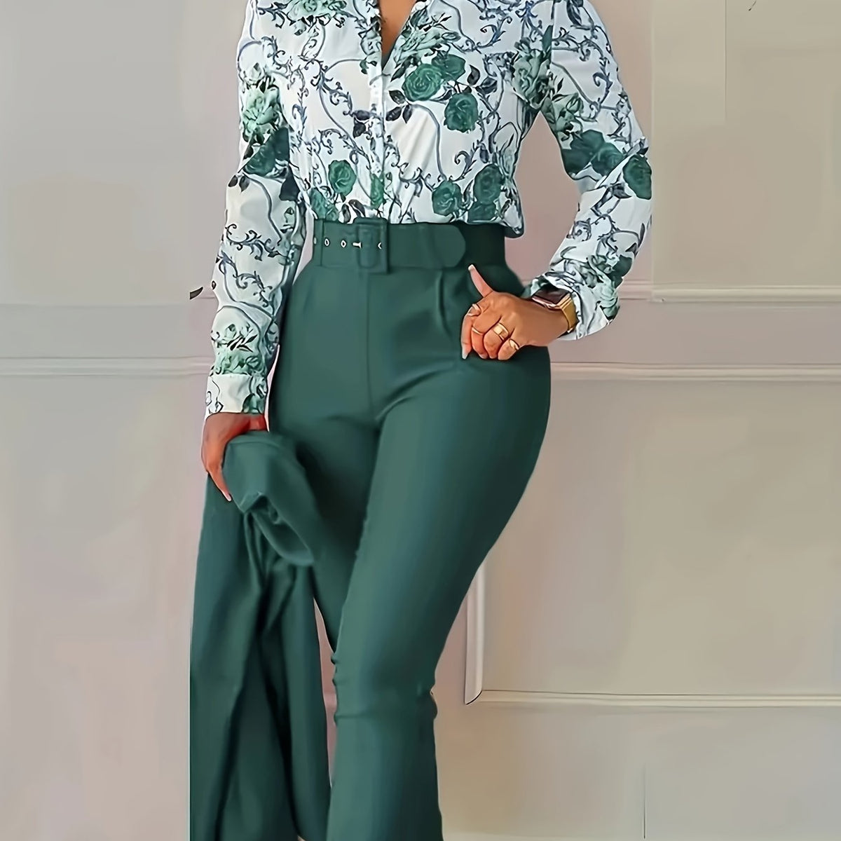 Ensemble blouse fleurie et pantalon habillé — Amielle Paris